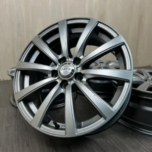 中古 BRIDGESTONE BLIZZAK VRX3 + MONZA ZACK JP-110 タイヤ・ホイールセット 205/65R16 · 16×6.5J PCD 5x100 ET48 #408S40925の実物写真(1枚目)
