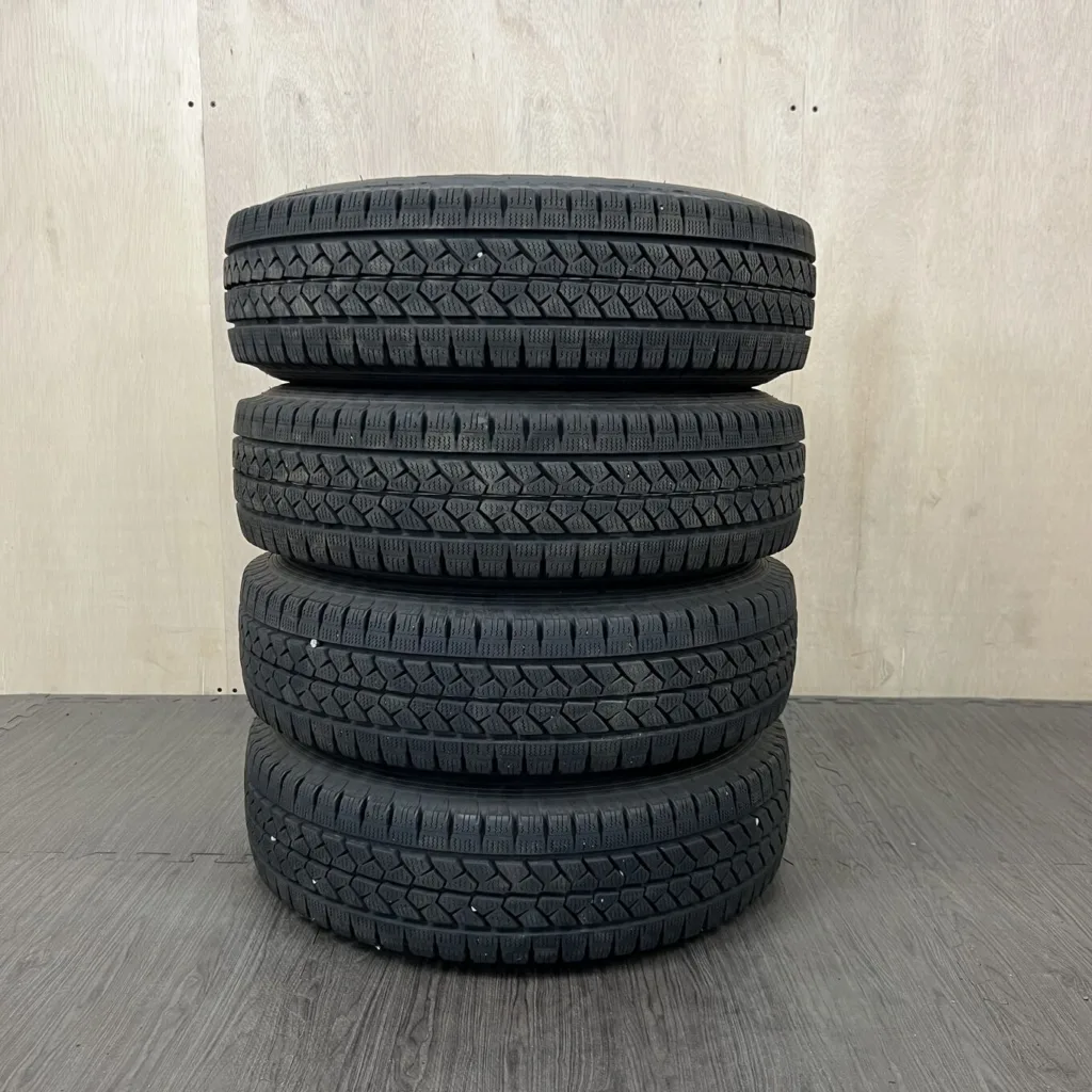 中古 BRIDGESTONE BLIZZAK VL1 冬用タイヤ 165/80R13 #0287AT0926の実物写真（1枚目）