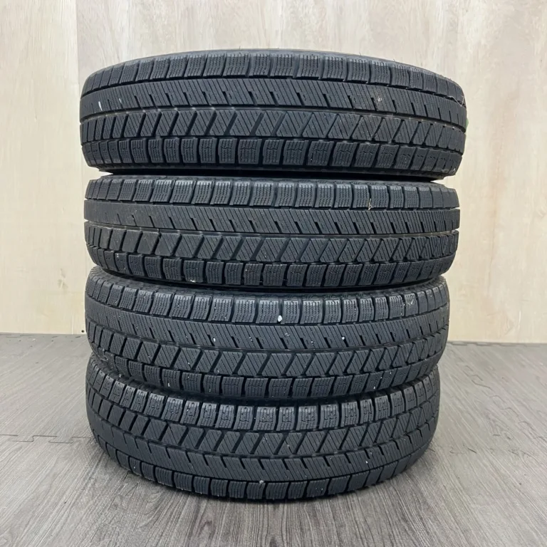 中古 BRIDGESTONE BLIZZAK VRX3 冬用タイヤ 145/80R13 #0280AT010926の実物写真（1枚目）