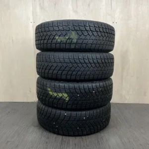 中古 MICHELIN X-ICE SNOW 冬用タイヤ 205/60R16 #0058AT001026の実物写真（1枚目）