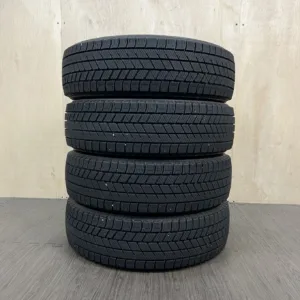中古 BRIDGESTONE BLIZZAK VRX3 冬用タイヤ 165/65R15 #0021AT001026の実物写真(1枚目)