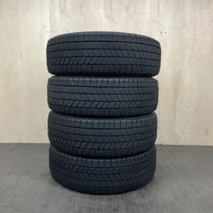 中古 BRIDGESTONE BLIZZAK VRX3 冬用タイヤ 195/65R15 #0175AT010926の実物写真（1枚目）