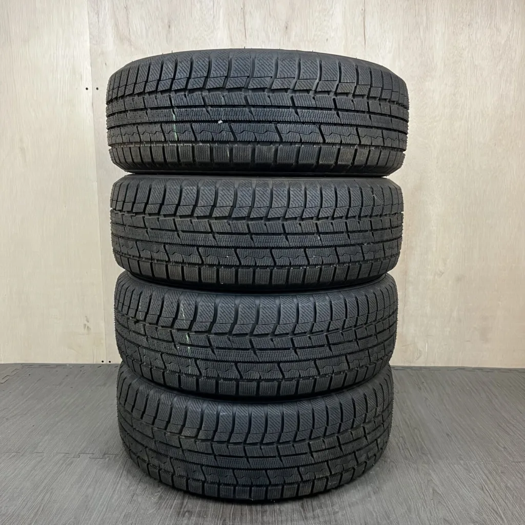 中古 TOYO TRANPATH TX 冬用タイヤ 215/60R17 #0153AT020926の実物写真（1枚目）