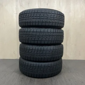 中古 YOKOHAMA ICE GUARD IG70 冬用タイヤ 205/60R16 #0010AT001026の実物写真（1枚目）