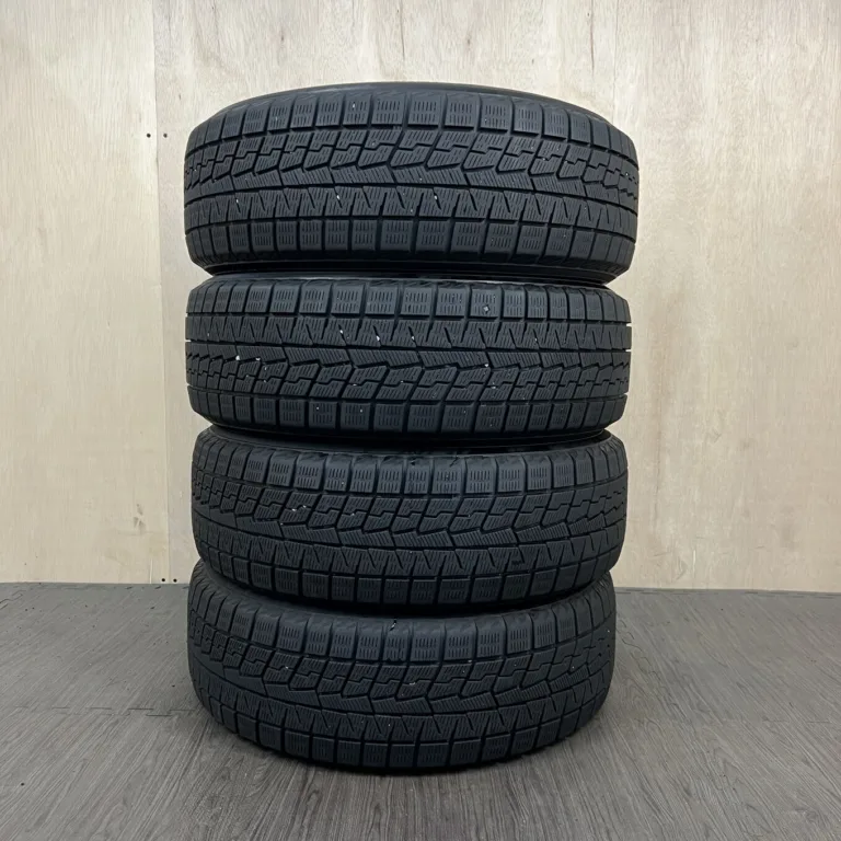 中古 YOKOHAMA ICE GUARD IG70 冬用タイヤ 205/60R16 #0010AT001026の実物写真（1枚目）