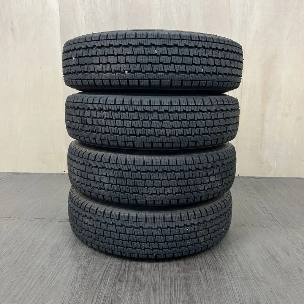 中古 BRIDGESTONE W300 冬用タイヤ 145/80R12 #0291AT0926の実物写真（1枚目）
