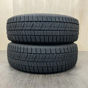 中古 TOYO OBSERVE GIZ2 冬用タイヤ 195/65R15 #0311AT0926の実物写真（1枚目）