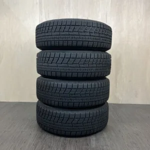 中古 YOKOHAMA ICE GUARD IG60 冬用タイヤ 215/65R16 #136T40426の実物写真（1枚目）