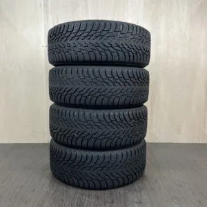 中古 NOKIAN HAKKAPELITTA R3 冬用タイヤ 225/55R17 #127T40426の実物写真（1枚目）