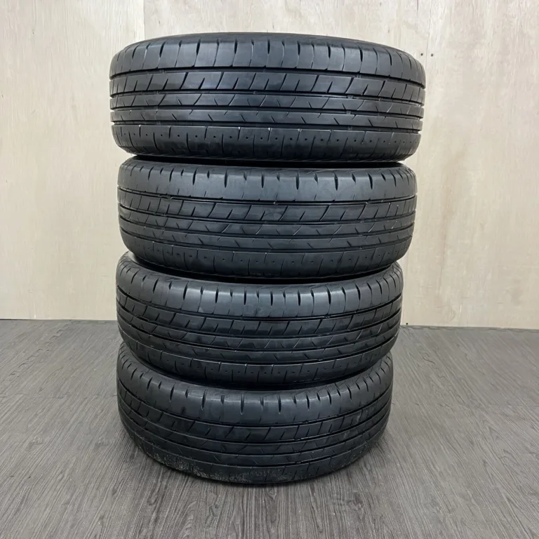 中古 BRIDGESTONE PLAYZ PX-RV II サマータイヤ 195/60R16 #132T40426の実物写真（1枚目）