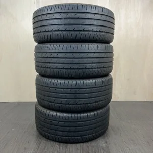 中古 MEDALION CST MD-A1 サマータイヤ 245/40R19 #145T40426の実物写真（1枚目）