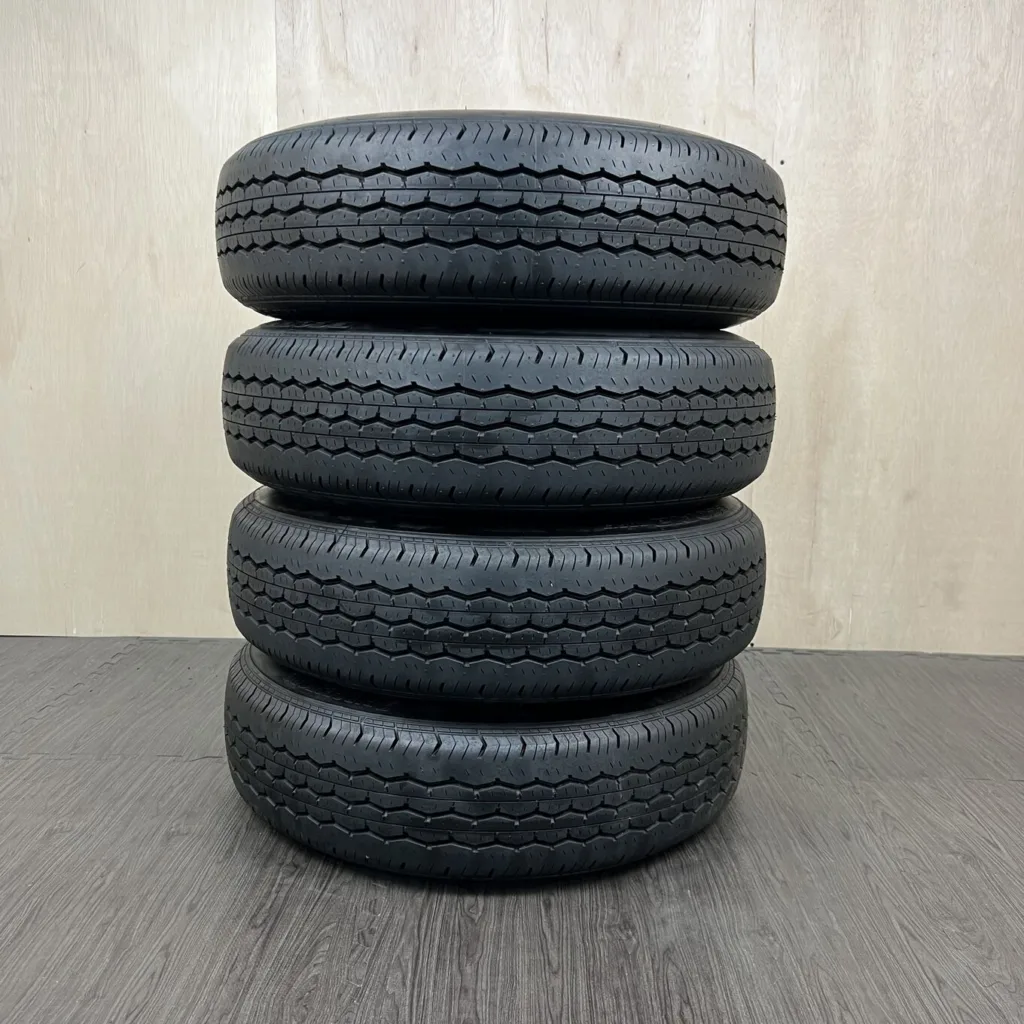 中古 BRIDGESTONE BS ECOPIA RD613 サマータイヤ 195/80R15 #148T40426の実物写真（1枚目）