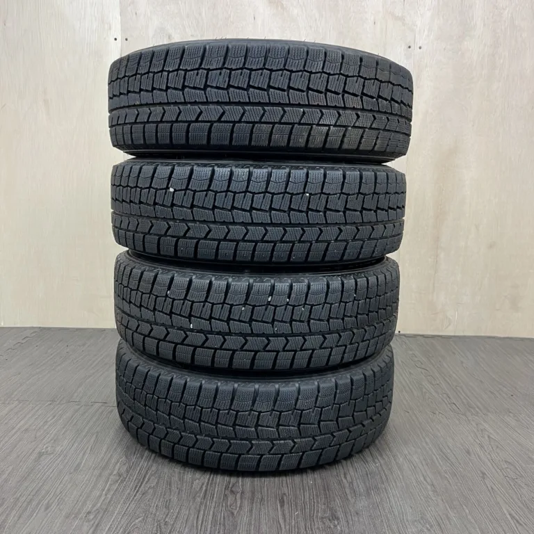 中古 DUNLOP WINTER MAXX WM02 冬用タイヤ 175/65R15 #152T40426の実物写真（1枚目）