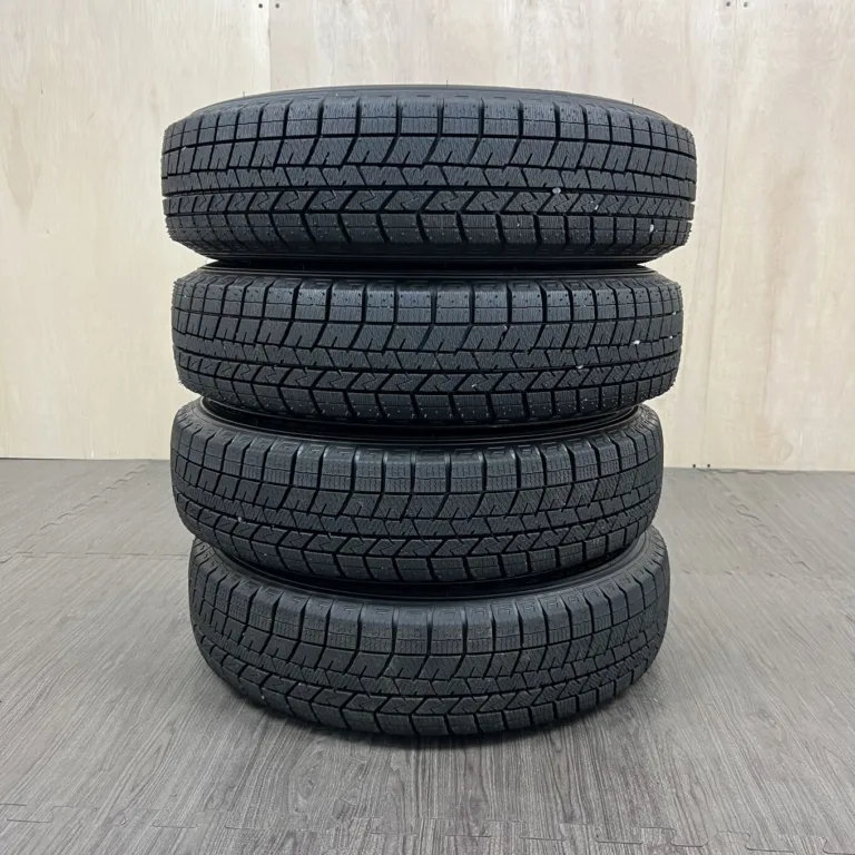 中古 DUNLOP WINTER MAXX WM03 冬用タイヤ 145/80R13 #160T40426の実物写真（1枚目）