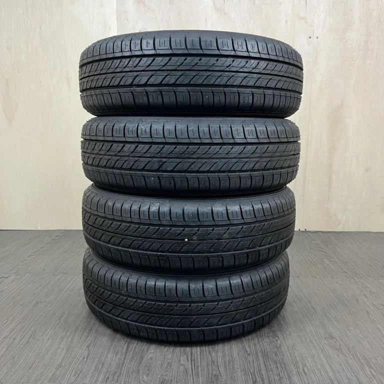 中古 DUNLOP ENASAVE EC300+ サマータイヤ 175/65R15 #163T40426の実物写真（1枚目）