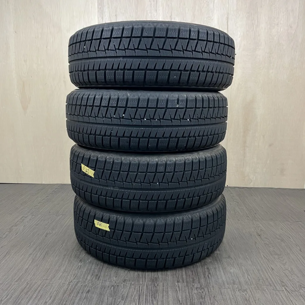 BRIDGESTONE ICE PARTNER 2 Tyre 215/60 R17 Item number 165T40426