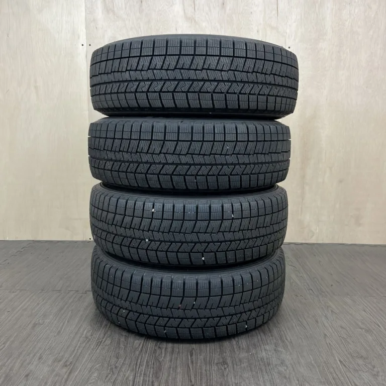 中古 DUNLOP WINTER MAXX WM03 冬用タイヤ 185/65R15 #167T40426の実物写真（1枚目）