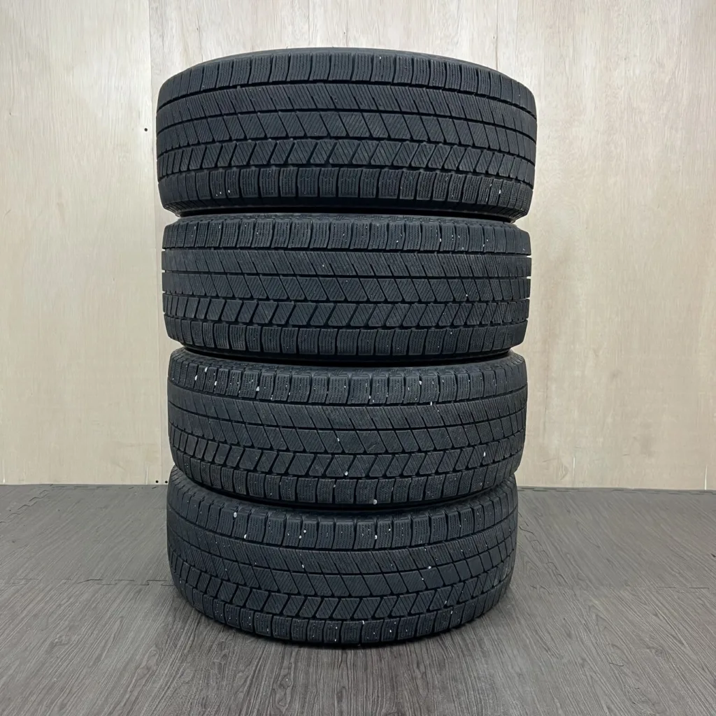BRIDGESTONE BLIZZAK VRX3 Tyre 215/55 R17 Item number 175T40426