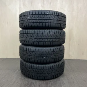 中古 TOYO OBSERVE GARIT GIZ2 冬用タイヤ 185/65R15 #178T40426の実物写真(1枚目)