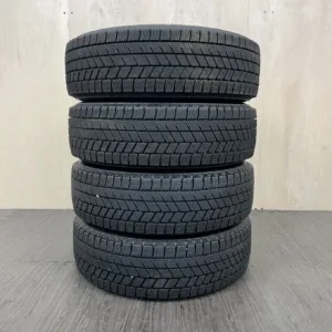 中古 BRIDGESTONE BLIZZAK VRX3 冬用タイヤ 165/65R14 #179T40426の実物写真（1枚目）