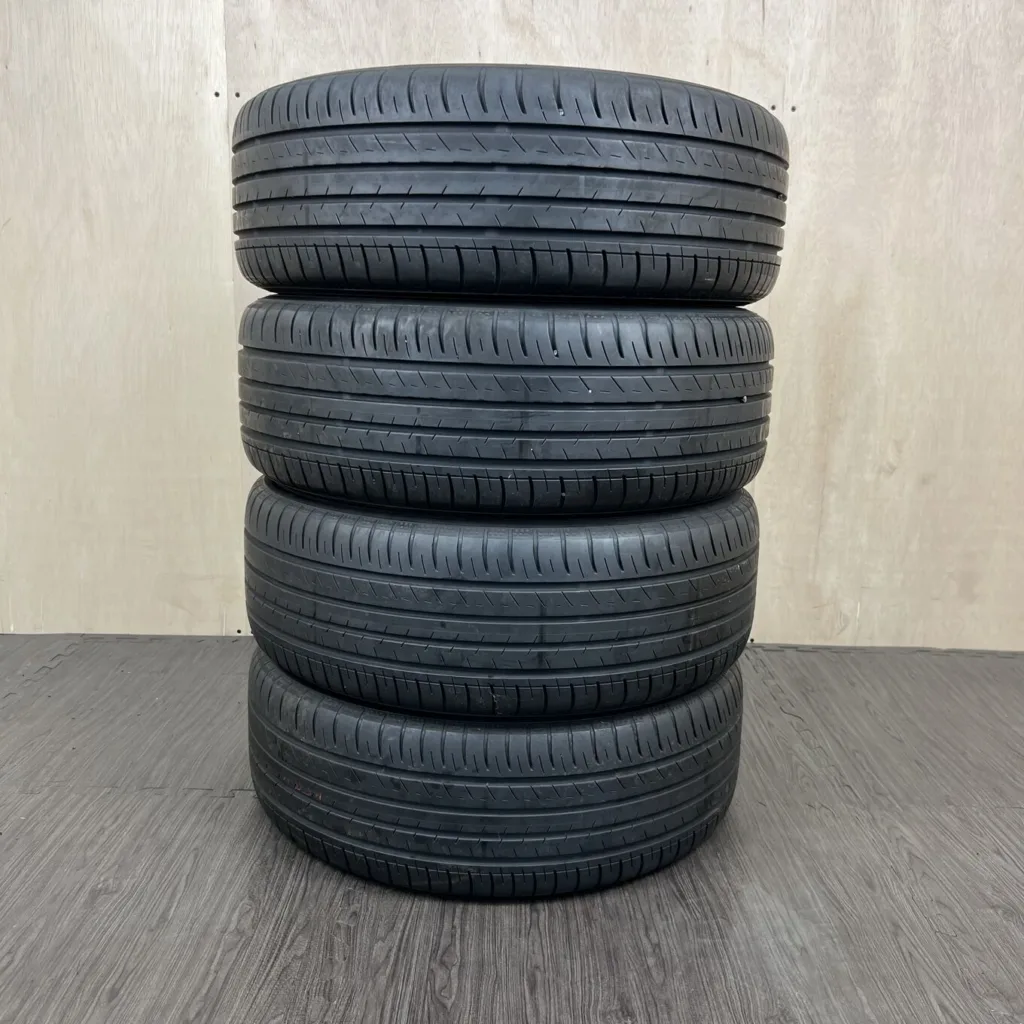 中古 YOKOHAMA BLUEARTH-GT AE51 サマータイヤ 195/55R16 #182T40426の実物写真（1枚目）