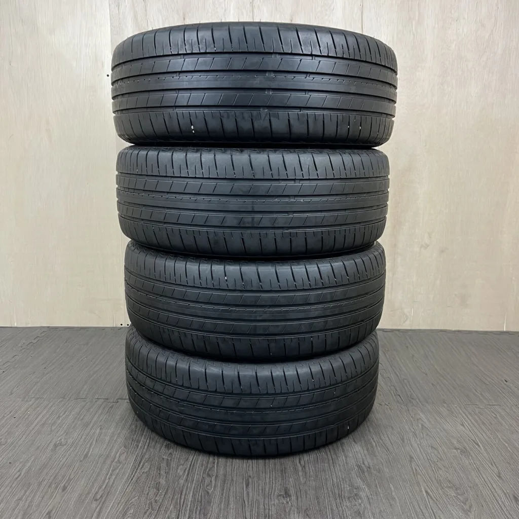中古 BRIDGESTONE TURANZA T005 A サマータイヤ 215/55R18 #183T40426の実物写真（1枚目）