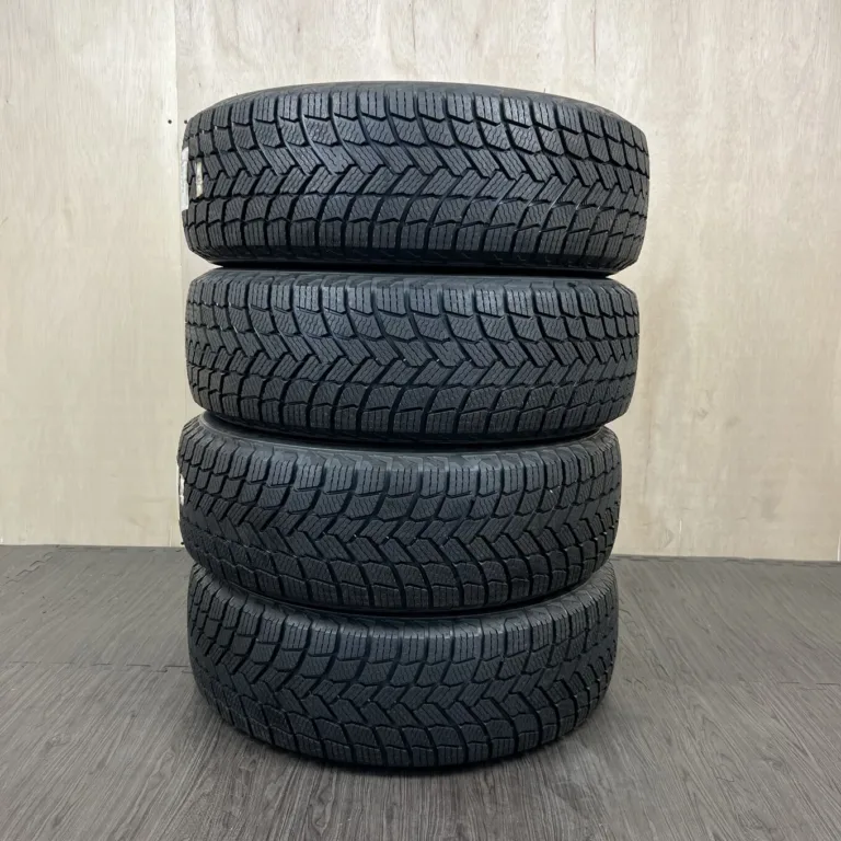 中古 MICHELIN X-ICE SNOW 冬用タイヤ 195/65R16 #186T40426の実物写真（1枚目）