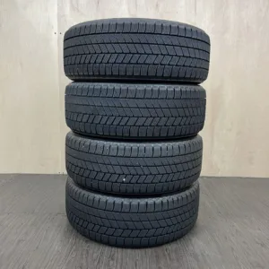 中古 BRIDGESTONE BLIZZAK VRX3 冬用タイヤ 195/45R17 #191T40426の実物写真(1枚目)