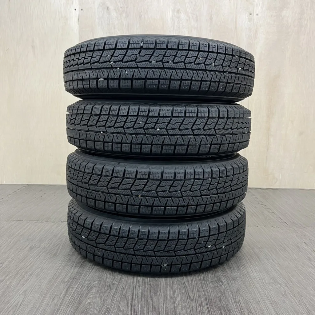 中古 YOKOHAMA ICE GUARD IG70 冬用タイヤ 145/80R13 #158T40426の実物写真（1枚目）