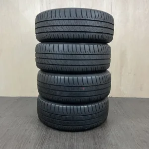 中古 DUNLOP ENASAVE RV505 サマータイヤ 215/55R17 #651T010925の実物写真(1枚目)