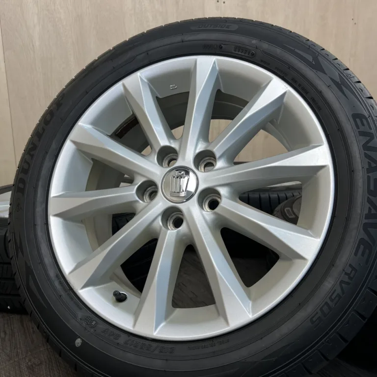 中古 DUNLOP ENASAVE RV505 + トヨタ CROWN タイヤ・ホイールセット 215/55R17 · 17×7.0J PCD 5x114.3 ET45 #651S010925の実物写真（1枚目）