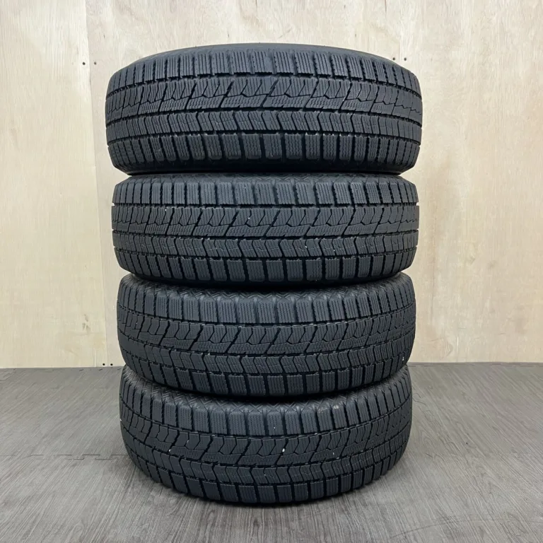中古 TOYO OBSERVE GIZ2 冬用タイヤ 195/65R15 #0514AT010926の実物写真（1枚目）