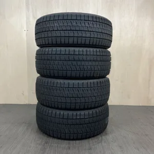 中古 BRIDGESTONE BLIZZAK VRX2 冬用タイヤ 215/50R17 #0444AT000926の実物写真(1枚目)