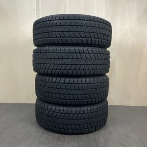 中古 BRIDGESTONE BLIZZAK DM-V3 冬用タイヤ 265/65R18 #0458AT000926の実物写真(1枚目)