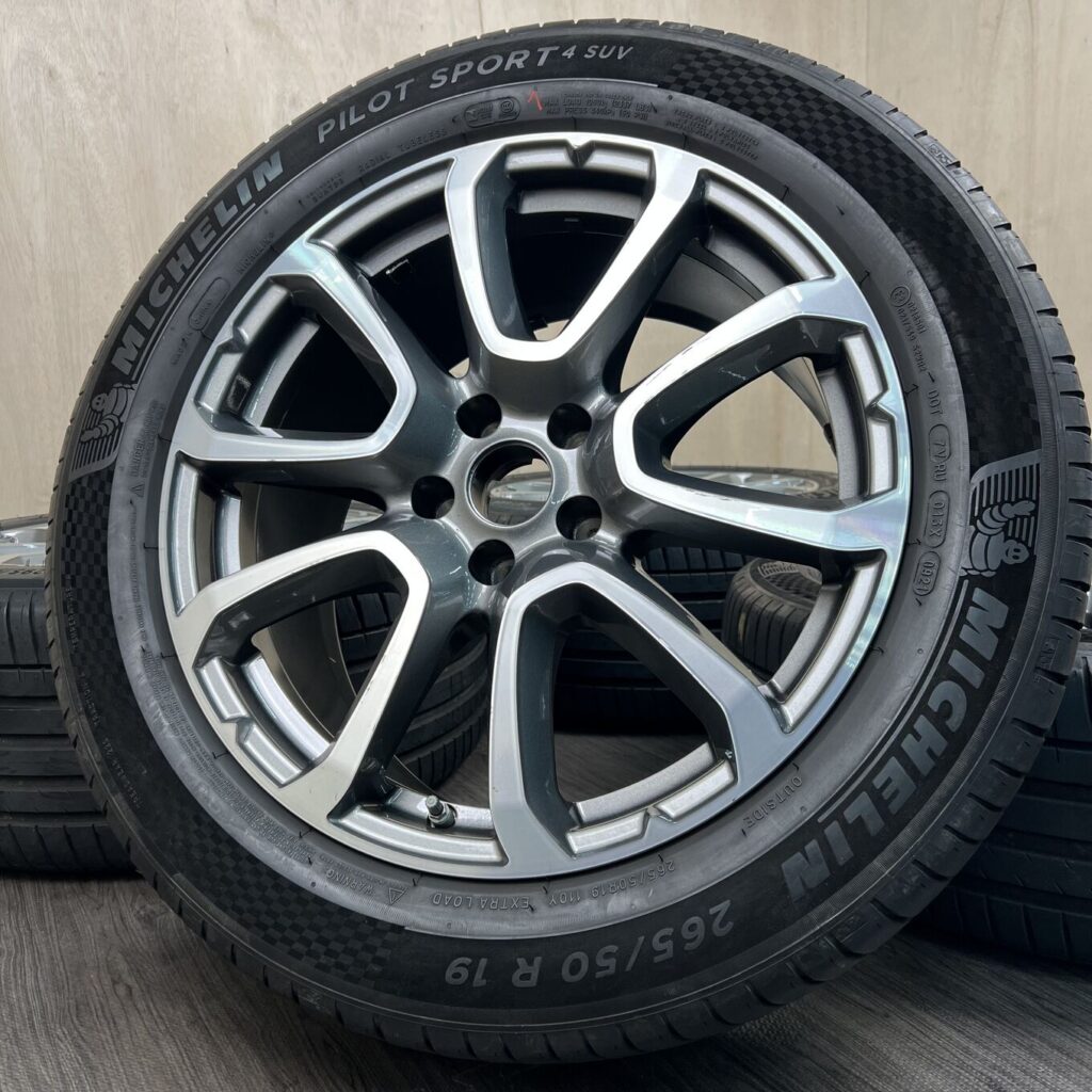 中古 MICHELIN PILOT SPORT 4 SUV + マセラティ LEVANTE タイヤ・ホイールセット 前輪 295/45R19 / 後輪 265/50R19 · 19×8.5J PCD 5x114.3 ET44 · 後輪 10.5J ET57 #30S40426の実物写真（1枚目）