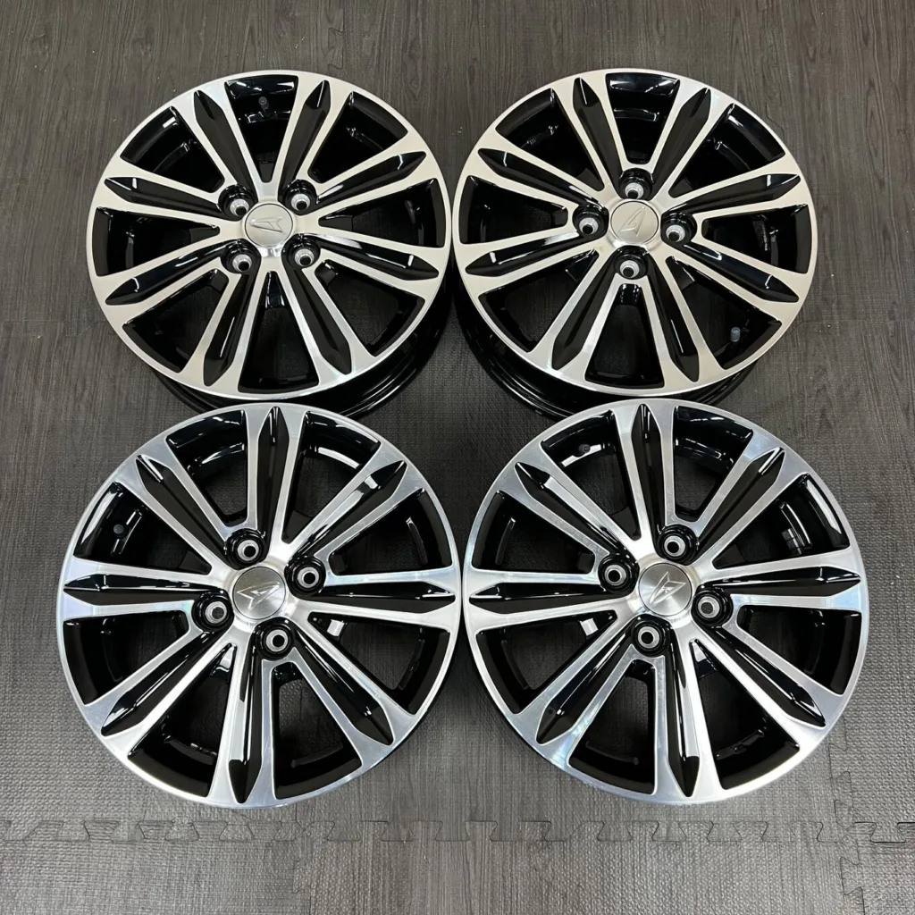 中古 ダイハツ TANTO L600S ホイール 15×4.5J PCD 4x100 ET45 #0052AD020926の実物写真（1枚目）