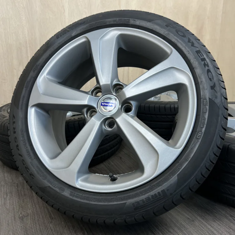 PIRELLI POWERGY VOLVO V40 Tyre and wheel set 225/45 R17 Item number 0002AS031026