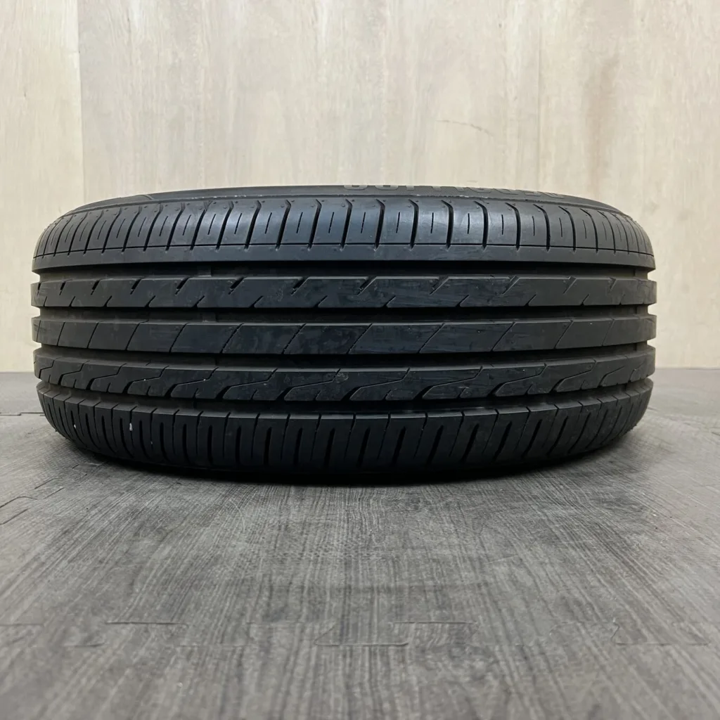 中古 MEDALION CST MD-A1 サマータイヤ 215/45R18 #0358AT000926の実物写真（1枚目）