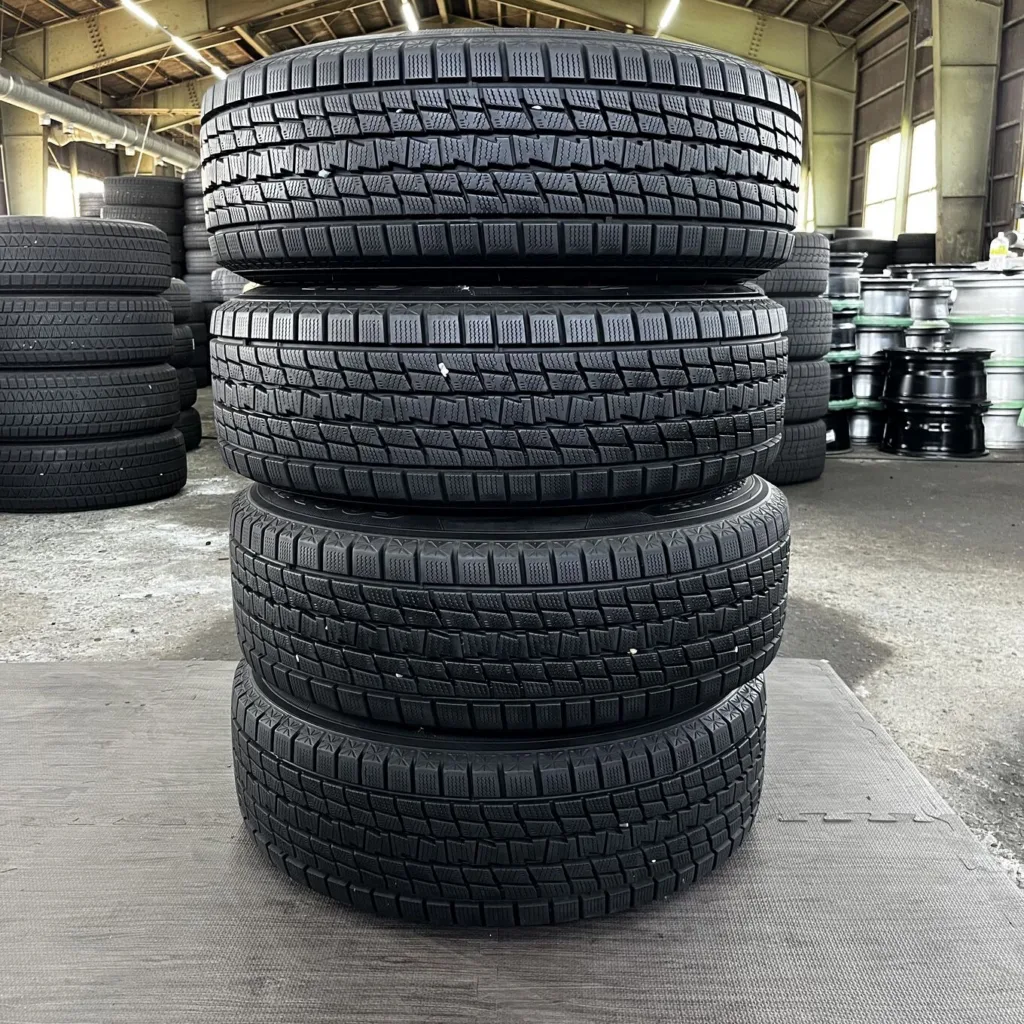 GOODYEAR ICE NAVI SUV Tyre 225/65 R17 Item number 410T40325