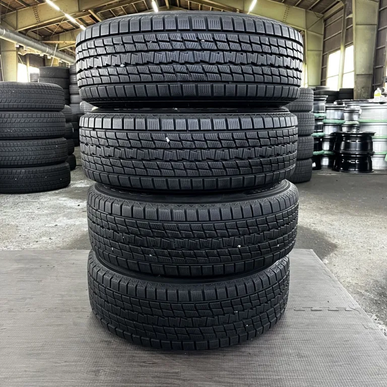 GOODYEAR ICE NAVI SUV Tyre 225/65 R17 Item number 410T40325