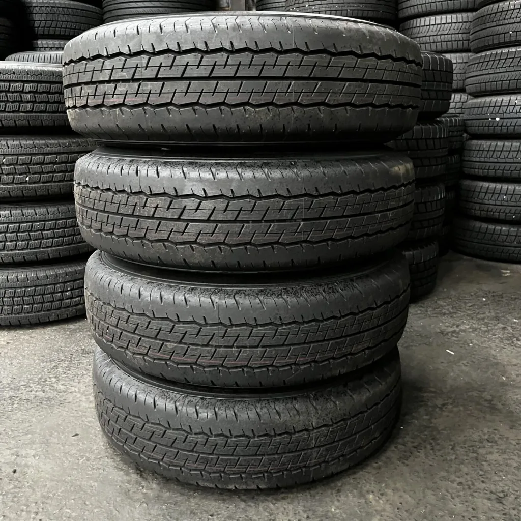 DUNLOP SP 175N LT Tyre 195/80 R15 Item number 626T40325