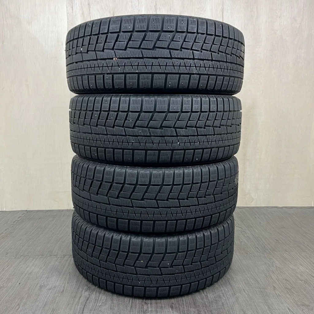 中古 YOKOHAMA 冬用タイヤ 225/45R18 #950T40325の実物写真（1枚目）