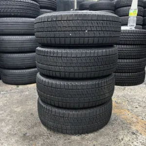 中古 BRIDGESTONE BLIZZAK VRX2 冬用タイヤ 195/65R15 #151T41024の実物写真（1枚目）