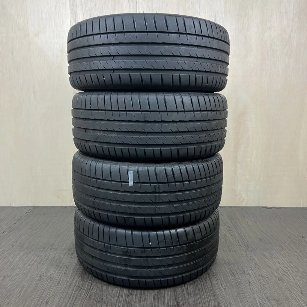 中古 MICHELIN PILOT SPORT 4 サマータイヤ 235/40R18 #191T40925の実物写真（1枚目）