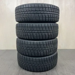 中古 AUTOBACS NORTHTREK N3I 冬用タイヤ 215/60R16 #292T40925の実物写真（1枚目）