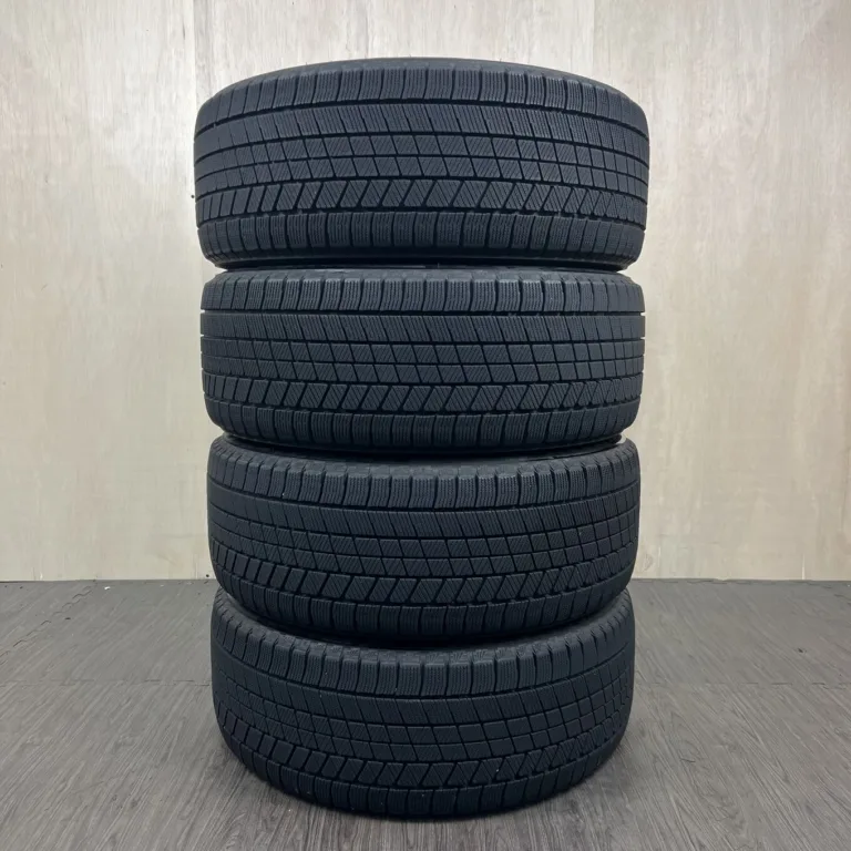 中古 BRIDGESTONE BLIZZAK VRX3 冬用タイヤ 225/50R18 #364T40925の実物写真（1枚目）