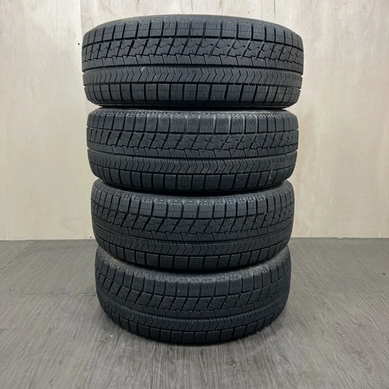 BRIDGESTONE BLIZZAK VRX Tyre 215/60 R16 Item number 425T40925