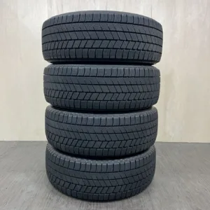 中古 BRIDGESTONE BLIZZAK VRX3 冬用タイヤ 215/60R16 #428T40925の実物写真（1枚目）