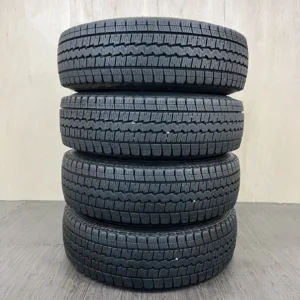 中古 DUNLOP WINTER MAXX SV01 冬用タイヤ 195/80R15 #442T40925の実物写真(1枚目)