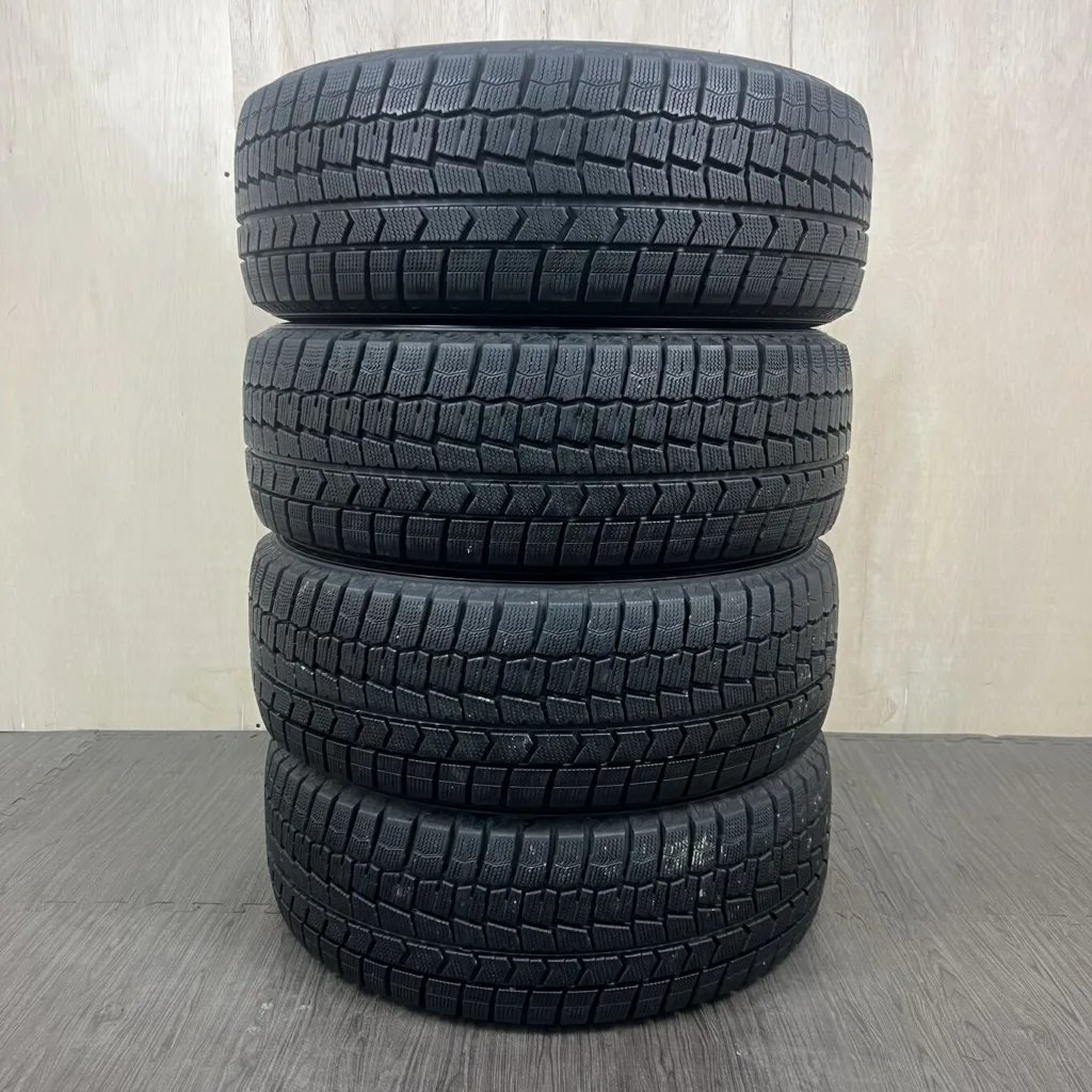 中古 DUNLOP WINTER MAXX WM02 冬用タイヤ 225/55R17 #456T40925の実物写真（1枚目）